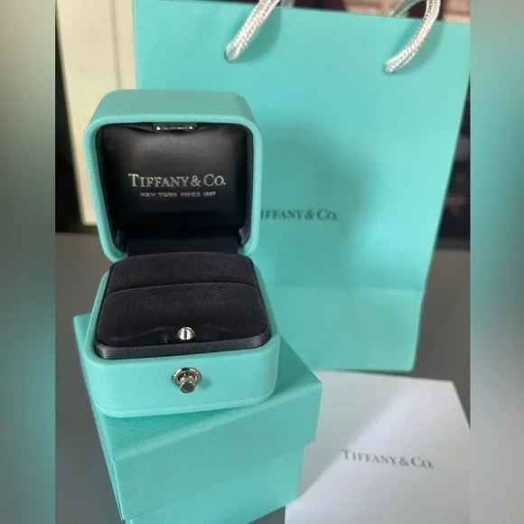 100% Authentic Tiffany Co. Engagment Ring Box - Picture 2 of 4